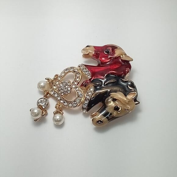 Enchanted Twin Horse Heart Brooch Pendant - Picture 6 of 11